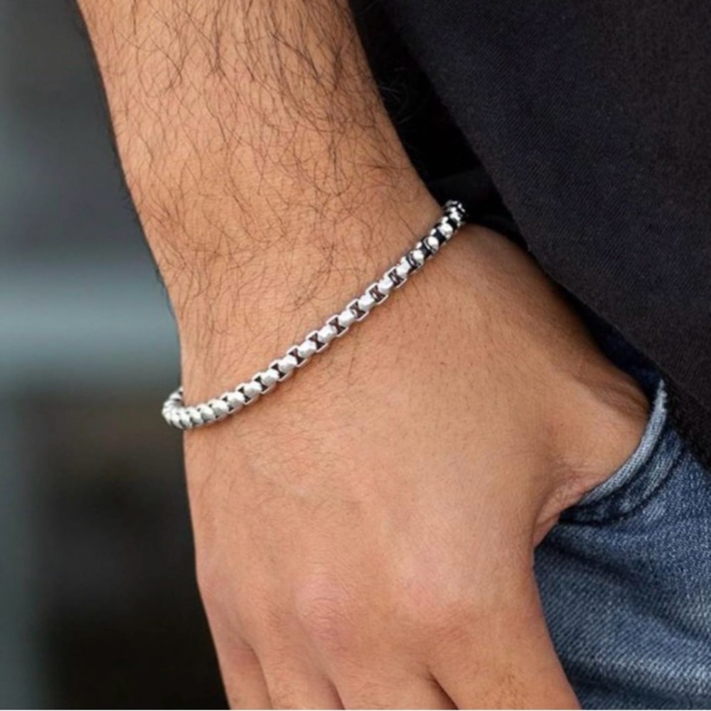 Box chain Stainless Steel 8.3 inch long and 4mm width bracelet - Silver - Picture 4 of 8